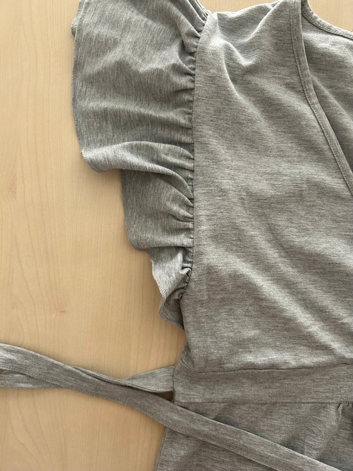 Gri V Yaka Kısa Kollu Elbise - Görsel 3