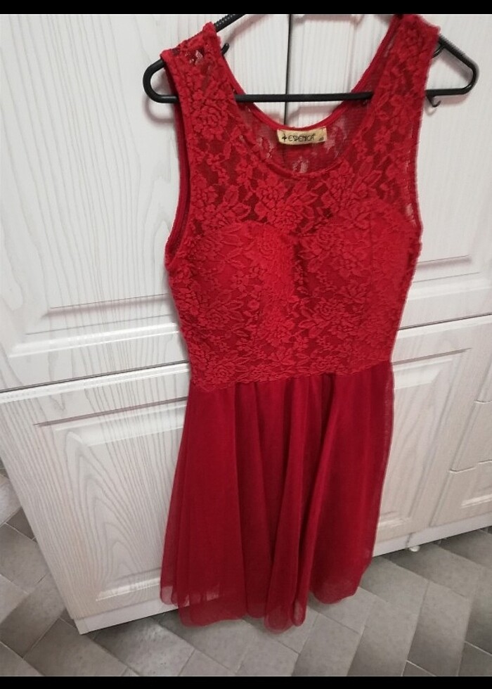 Kırmızı elbise  - Görsel 2