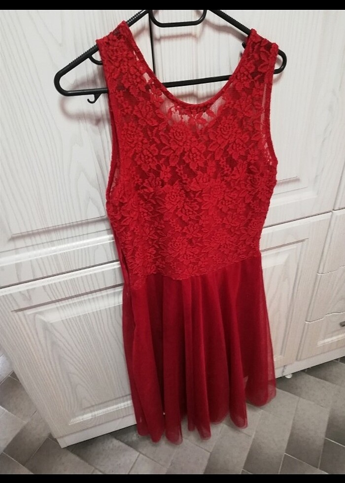 Kırmızı elbise  - Görsel 3