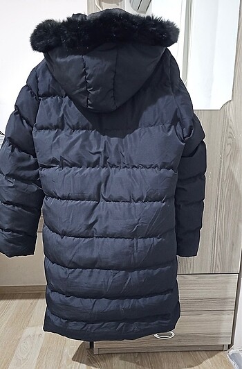 Siyah şişme mont - Görsel 3