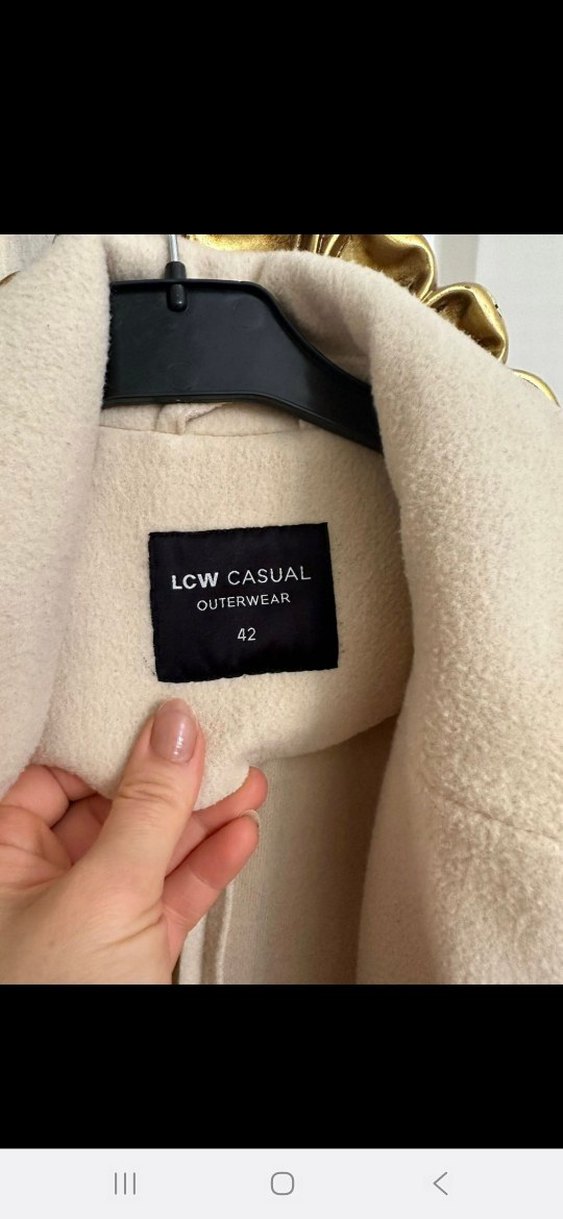 Bej Düğmeli Kadın Kaban - Görsel 3