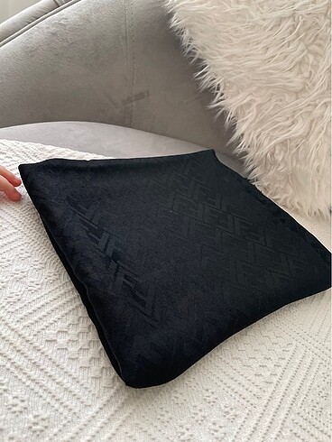 Diğer Fendi desen siyah jakar şal