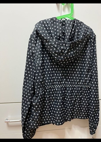 Mango 13-14 yaş yağmurluk - Görsel 5