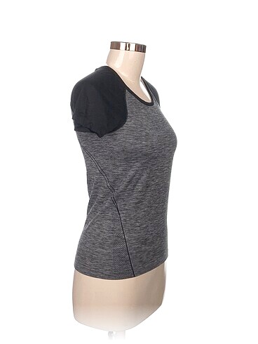 H&M H&M T-shirt %70 İndirimli.