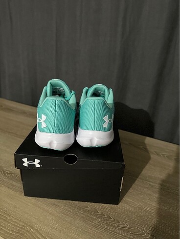 38 Beden Under Armour Kadın Spor Ayakkabı