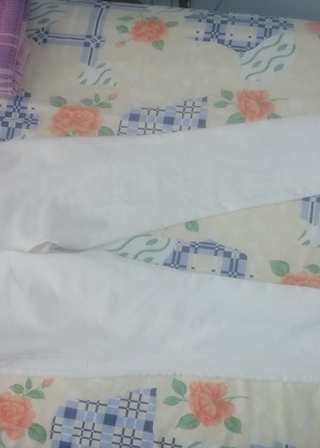 SATILDI!! Beyaz Kadın Pilili Kumaş Pantolon - Görsel 4