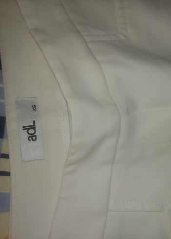 SATILDI!! Beyaz Kadın Pilili Kumaş Pantolon - Görsel 3