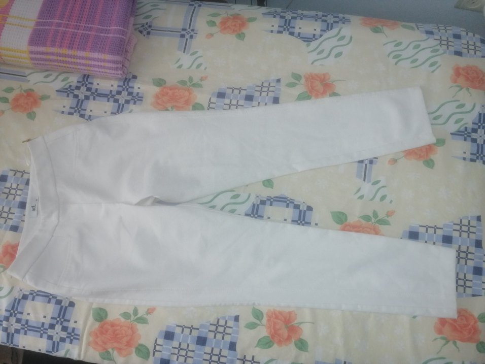 SATILDI!! Beyaz Kadın Pilili Kumaş Pantolon - Görsel 4