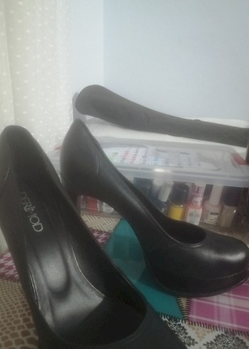 Klasik Siyah Tokalı Topuklu Kadın Ayakkabı - Görsel 7