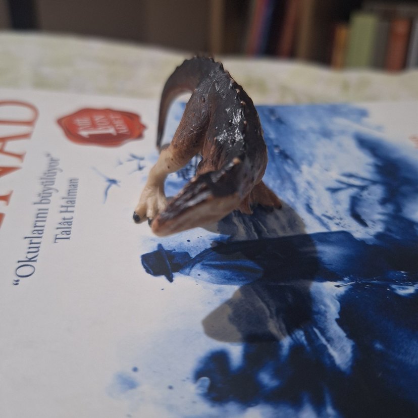 Küçük Koyu Camel Renkli Dinozor Aksiyon Figürü - Görsel 3