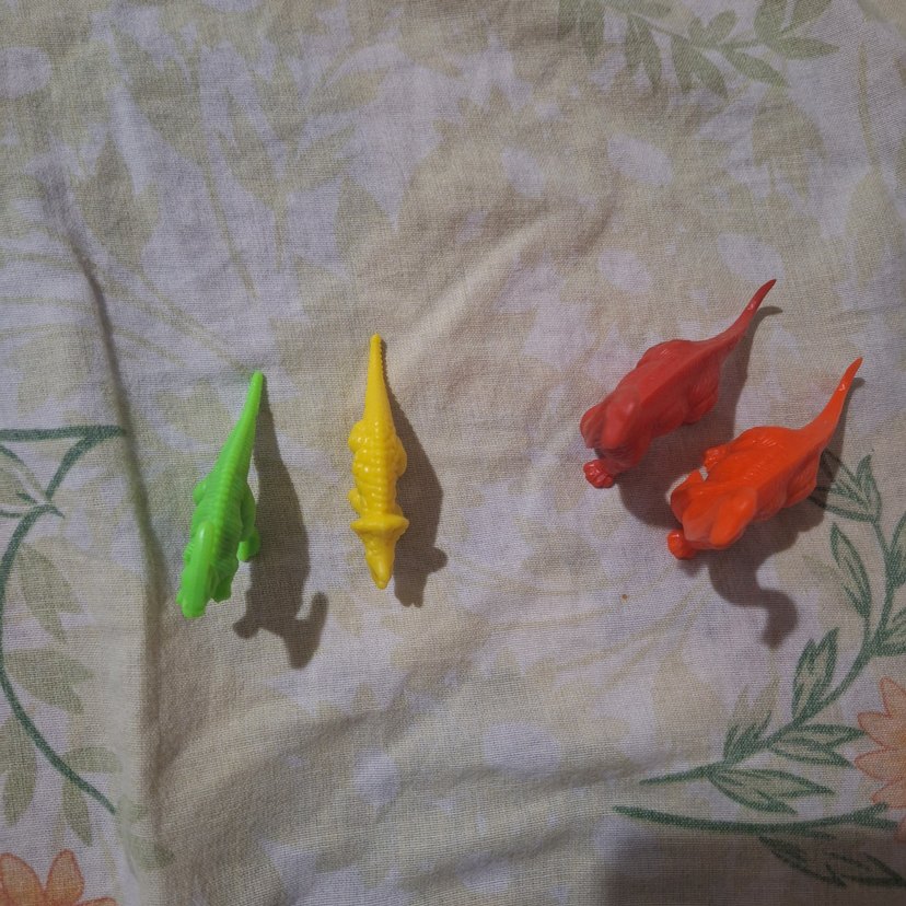 Renkli Plastik Dinozor Figürleri - Görsel 2