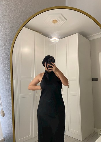 Drapeli Siyah Saten Midi Elbise - Görsel 7