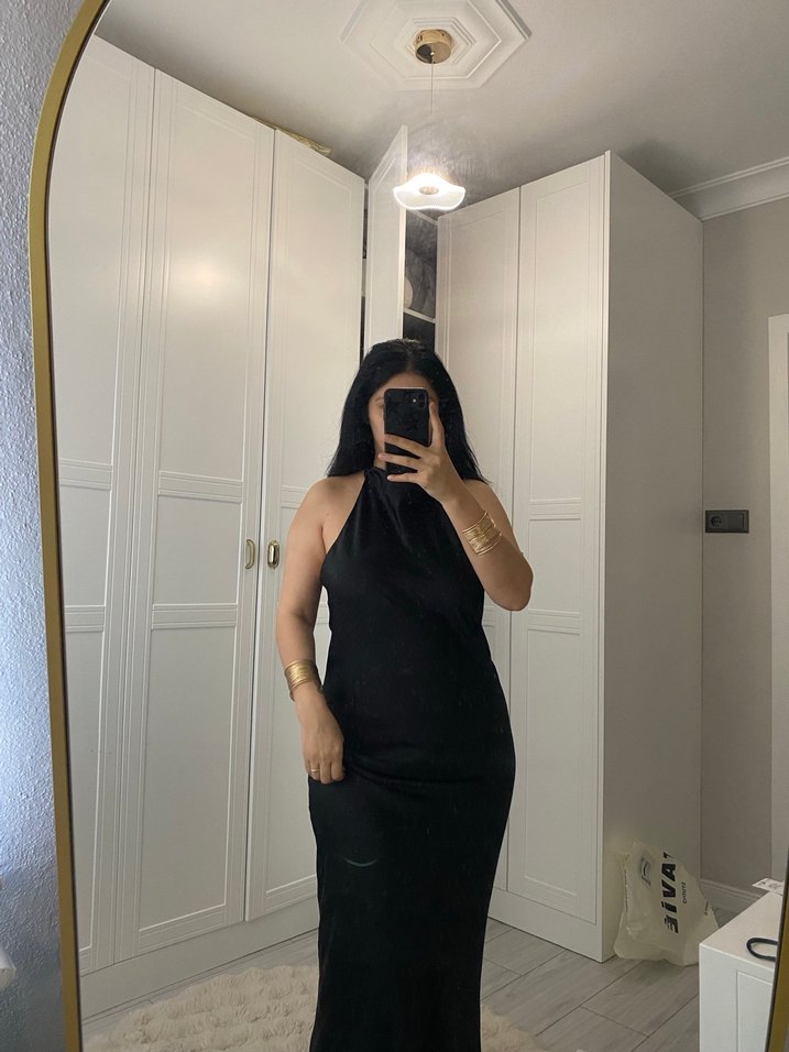 Drapeli Siyah Saten Midi Elbise - Görsel 2