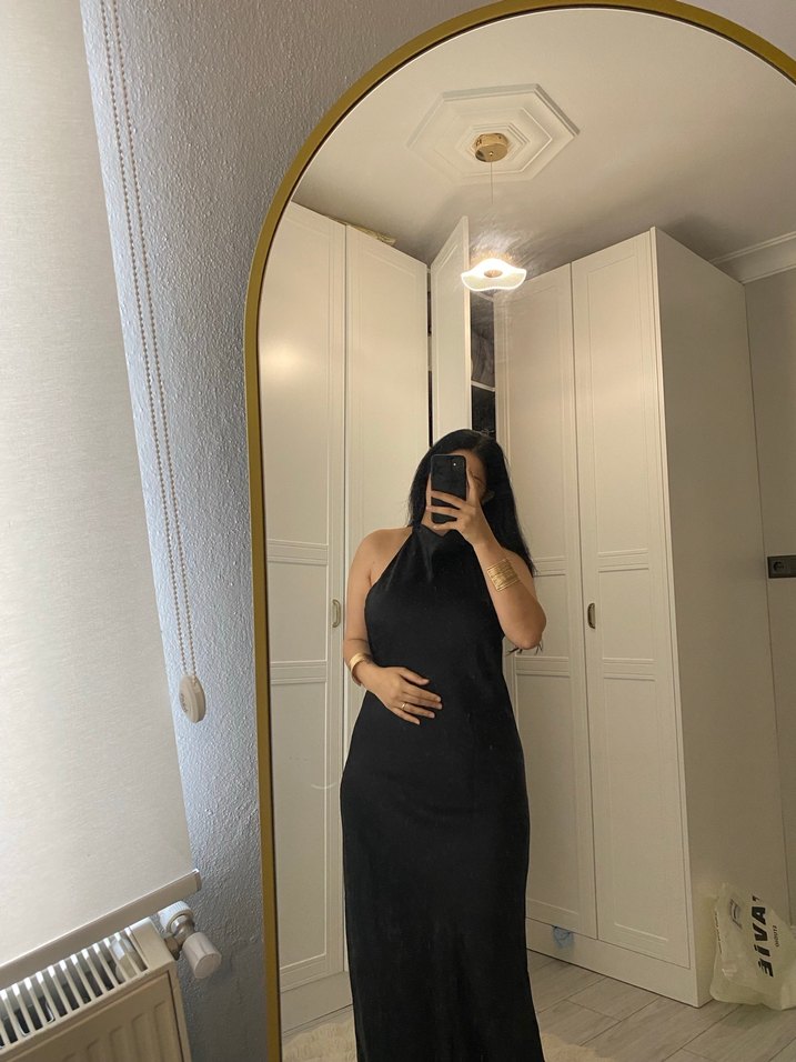 Drapeli Siyah Saten Midi Elbise - Görsel 5