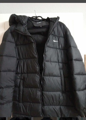 Nike Siyah Kapusonlu Sisme Mont