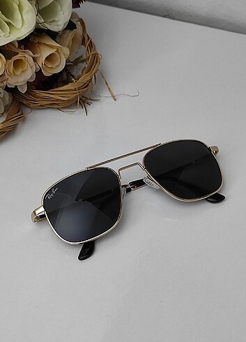 Rayban güneş gözlüğü