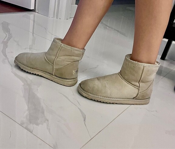 Orjinal Ugg Midi Boy