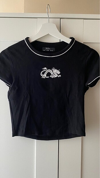 BERSHKA BASKILI CROP TİŞÖRT