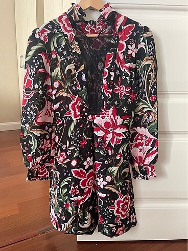 Zara Zara çiçekli elbise