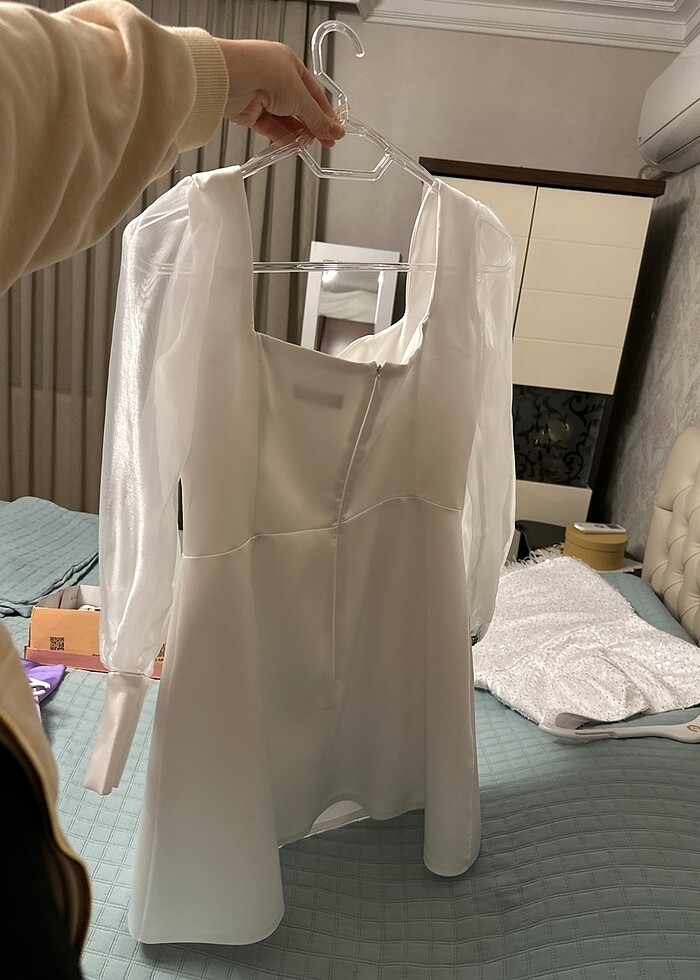 Beyaz organze kollu elbise - Görsel 3