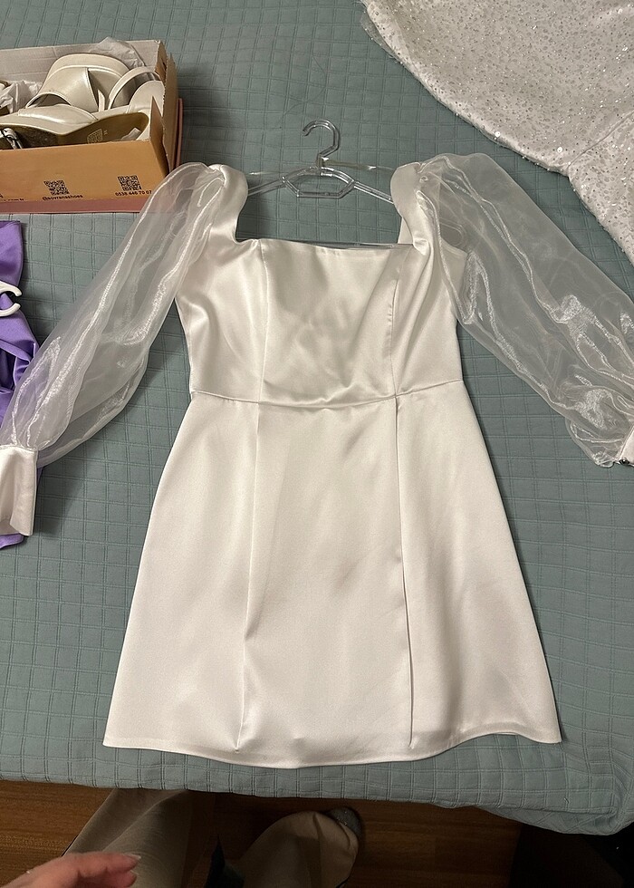 Beyaz organze kollu elbise - Görsel 2