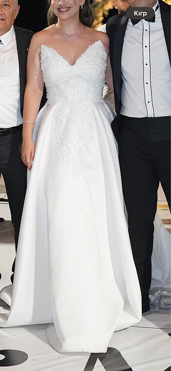 Güpür motif işlemeli saten gelinlik - Görsel 2