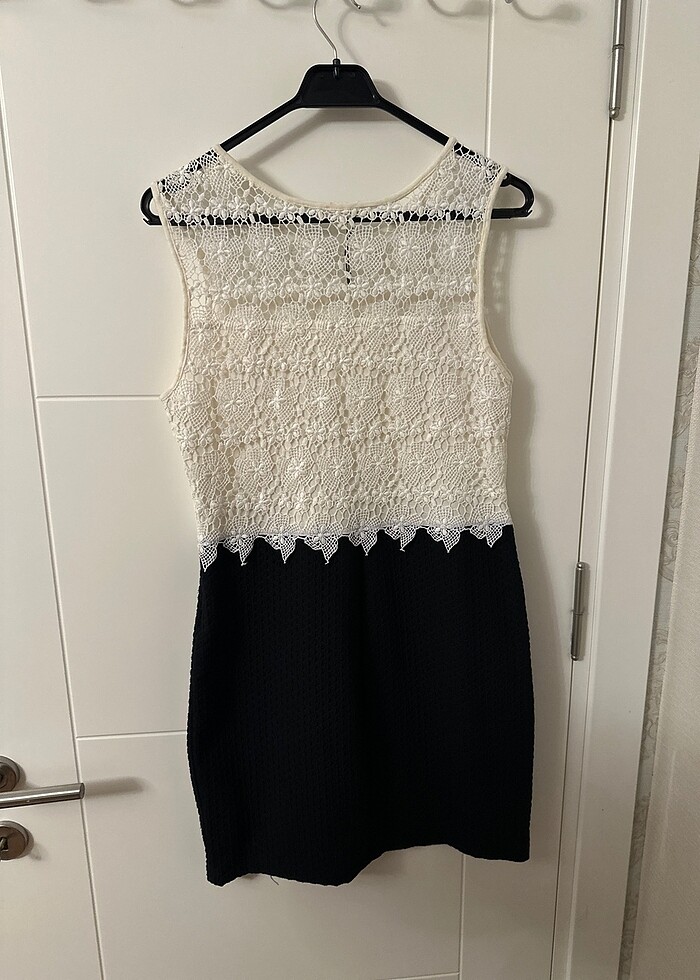 Siyah beyaz mini davet elbisesi - Görsel 3