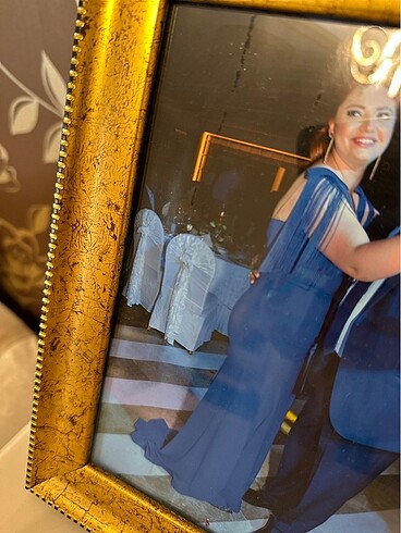 Omuz püsküllü kuyruklu krep kumaş abiye - Görsel 5