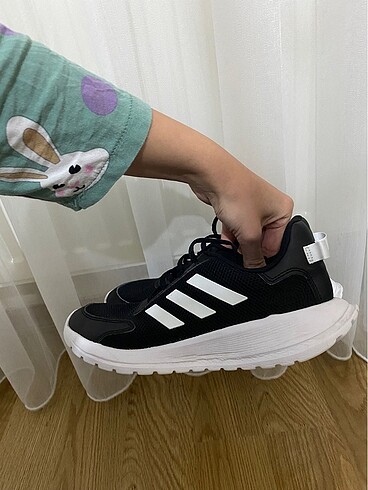 38,5 Beden Adidas spor ayakkabı