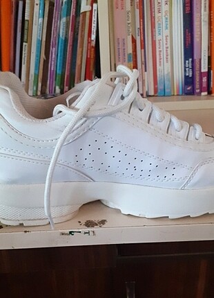 38,5 Beden Beyaz Fila ayyakkabi mikrofiberdir.goretexdir.