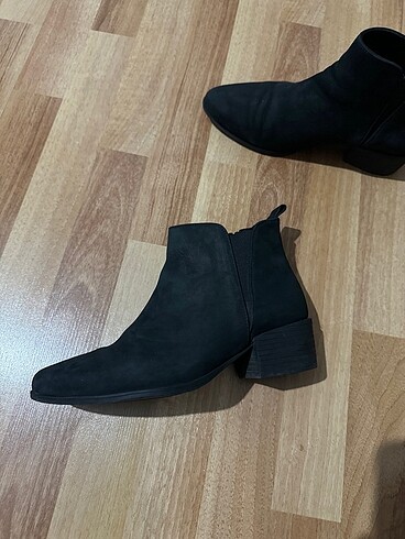 38 Beden Hotiç siyah bot