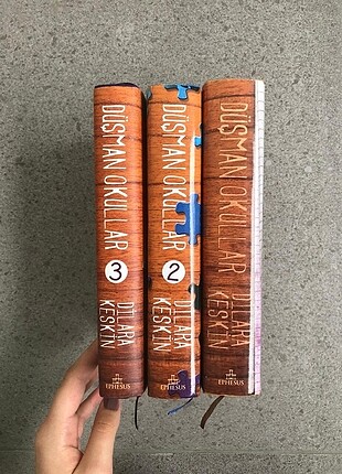 Dilara Keskin / Düşman Okullar 1-2-3