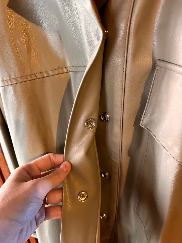 Düğmeli Bej Deri Uzun Gömlek/Ceket - Görsel 4