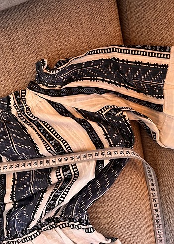 Kayık omuz fırfırlı bluz - Görsel 3