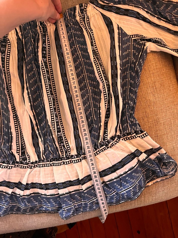 Kayık omuz fırfırlı bluz - Görsel 4