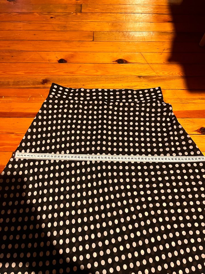 Puantiyeli Siyah Midi Piliseli etek - Görsel 2