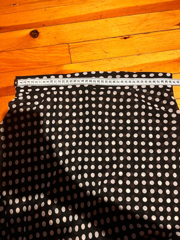 Puantiyeli Siyah Midi Piliseli etek - Görsel 3