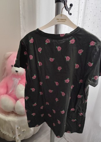 Düğmeli Pembe Çiçek Desenli Kız Tişörtü - Görsel 3