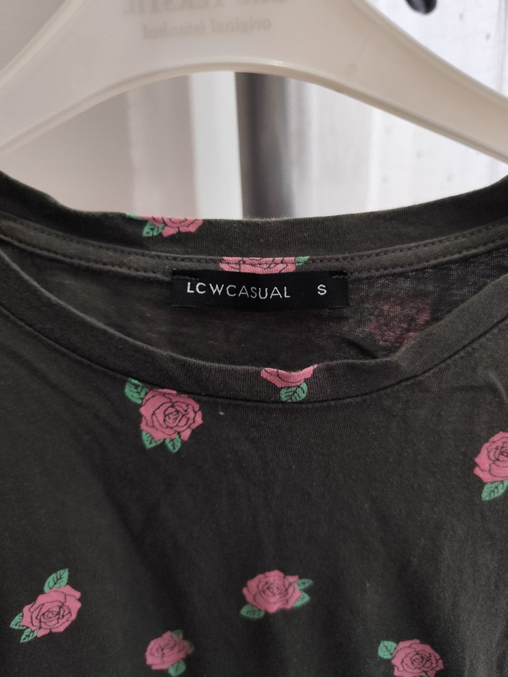 Düğmeli Pembe Çiçek Desenli Kız Tişörtü - Görsel 2