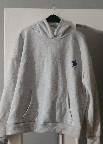 Gri Kapüşonlu Uzun Kollu Sweatshirt