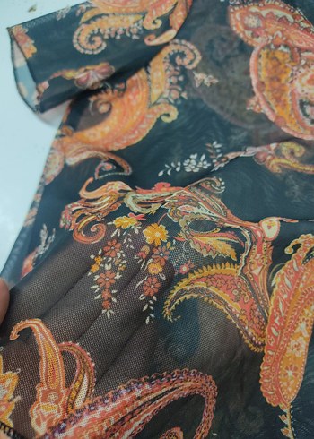 Düğmeli Kısa Kollu Bohem Desenli Bluz - Görsel 3