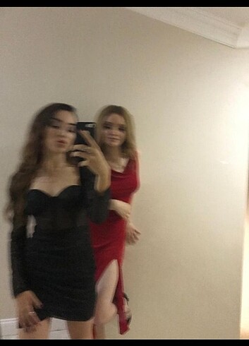 Kırmızı elbise - Görsel 3