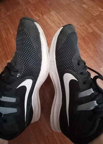 39 Beden Siyah nike spor ayakkabısı 