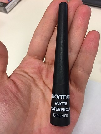 Flormar Dipliner matte waterproof