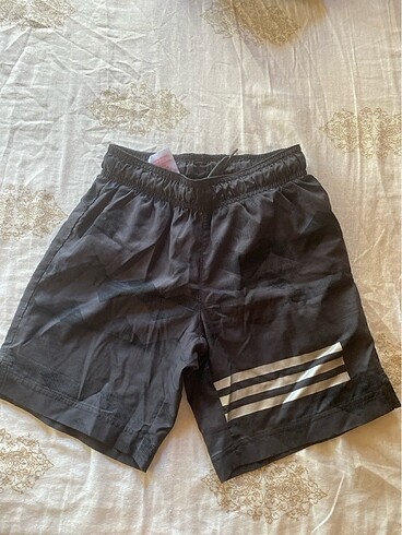 Adidas deniz şortu 7-8 yaş