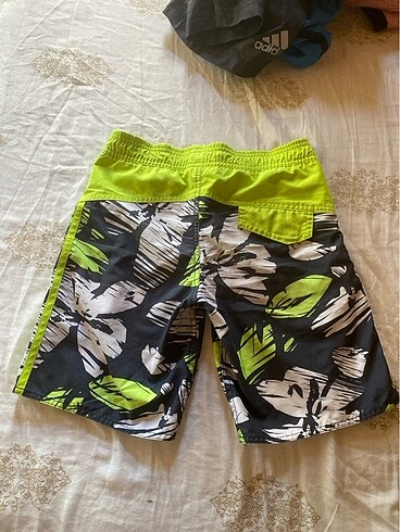 Adidas 7-8 yaş Adidas deniz şortu