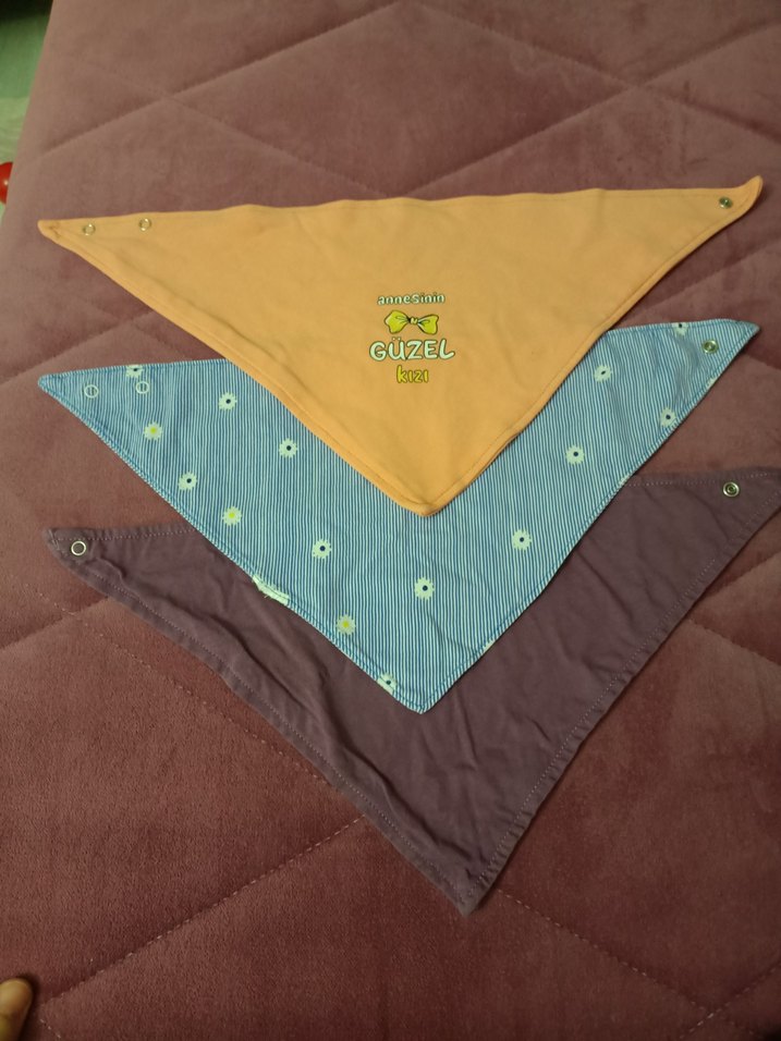 Renkli Nakışlı Bebek Önlüğü - Görsel 2