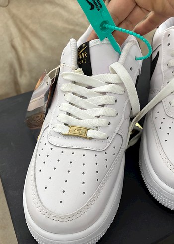 Beyaz Bağcıklı Spor Ayakkabı - Görsel 3