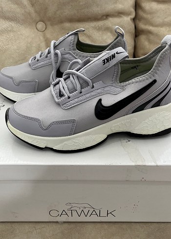 Gri Nike Spor Kadın Sneakers - Görsel 2