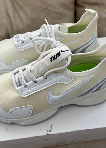 Beyaz Bağcıklı Kadın Spor Ayakkabı - Görsel 3